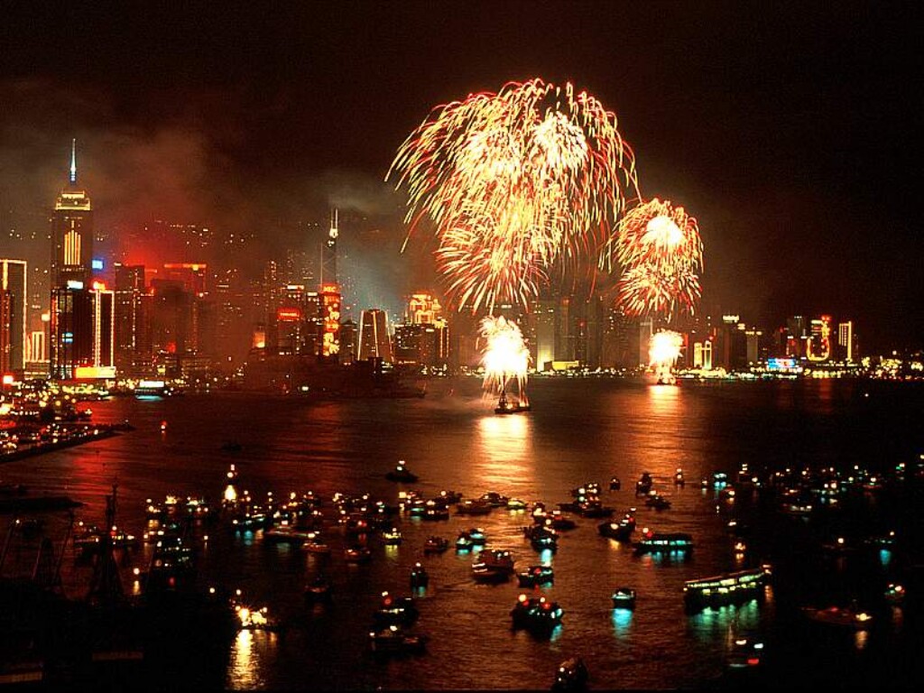 Chinese_New_Year_Fireworks_HKecardmediadoteu.jpg